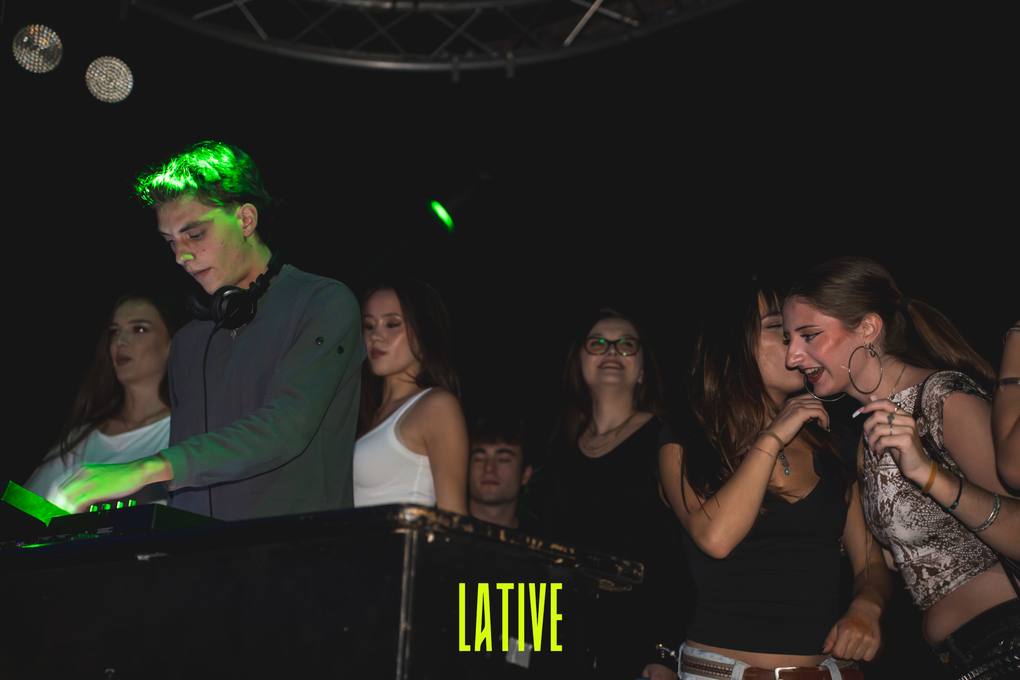 Puro Reggaeton Edition, Vol. II — 11/83